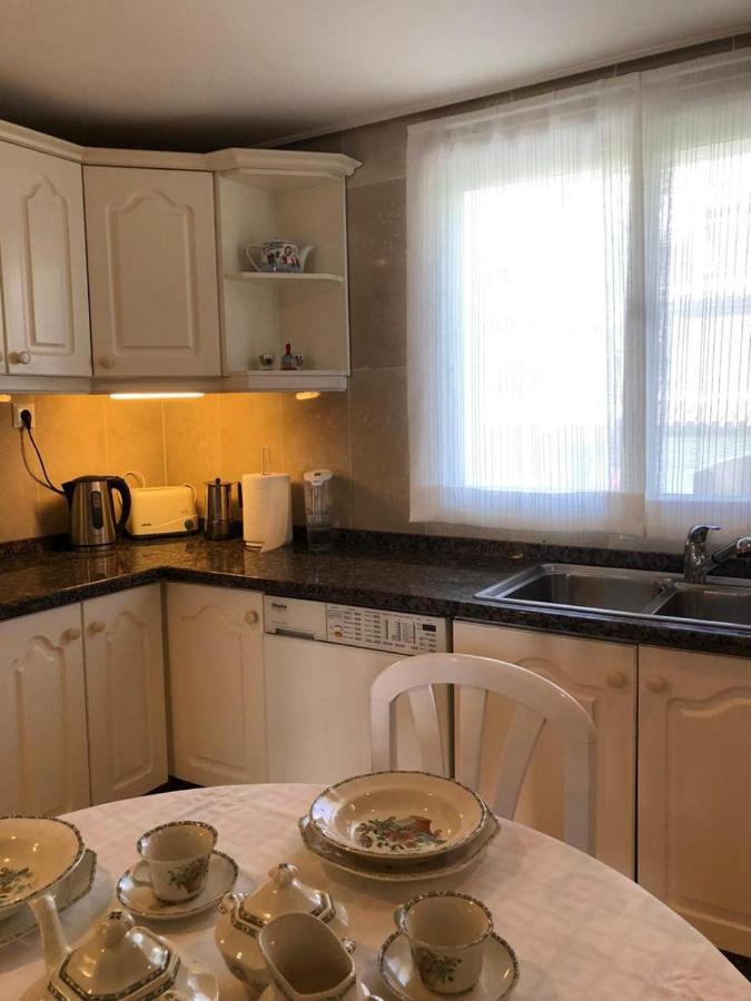 Dominion Apartments Естепона Екстериор снимка