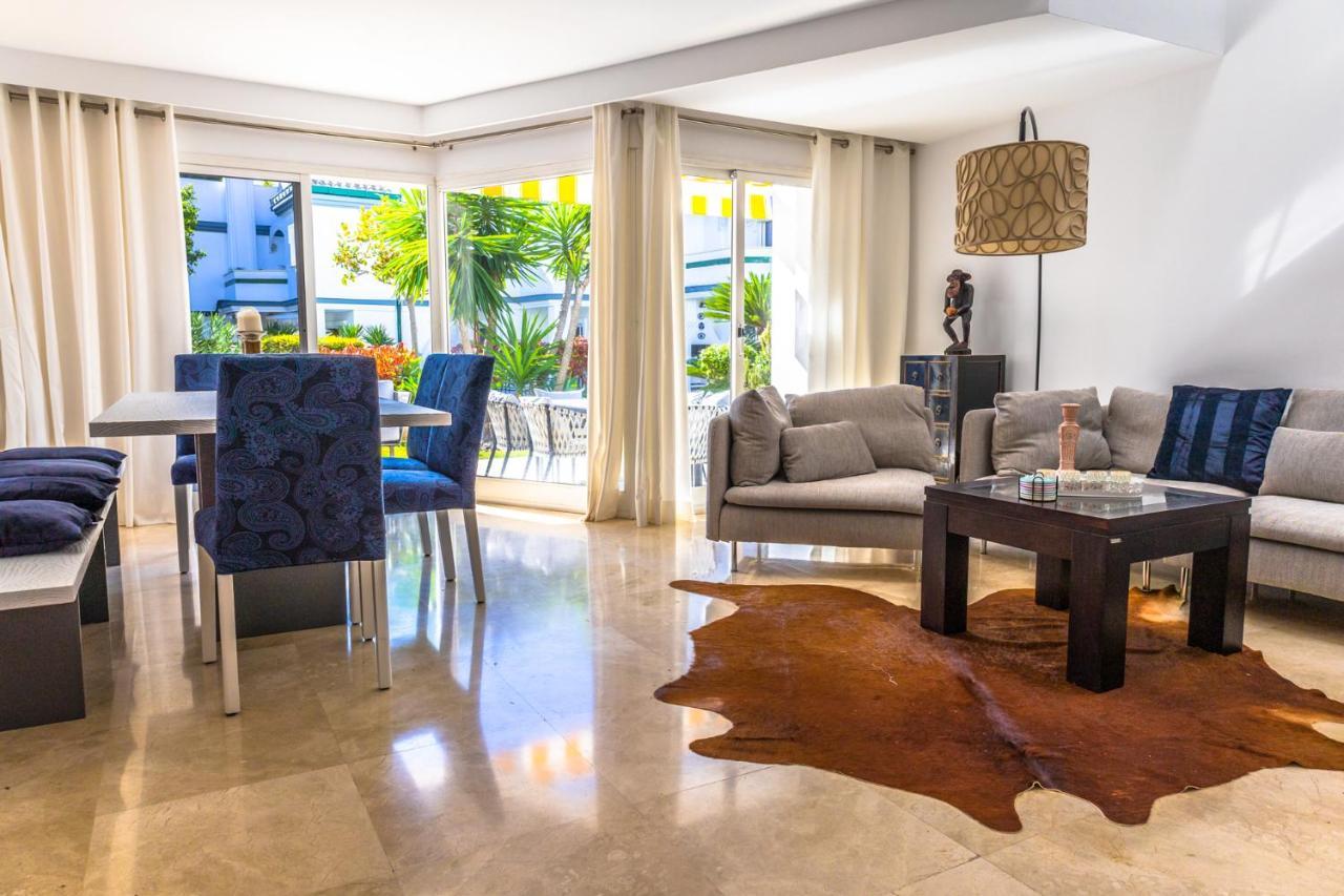 Dominion Apartments Естепона Екстериор снимка