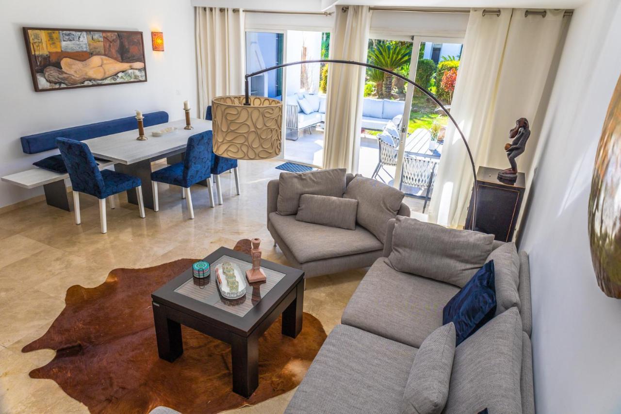 Dominion Apartments Естепона Екстериор снимка