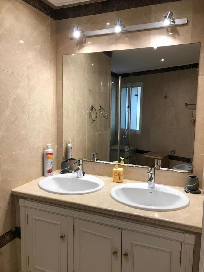 Dominion Apartments Естепона Екстериор снимка