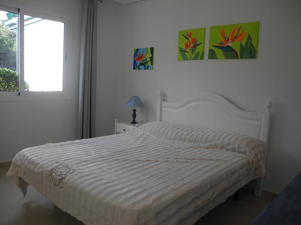 Dominion Apartments Естепона Екстериор снимка